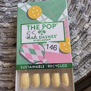 Red Aspen Yellow Nail Dashes